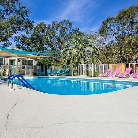 Foley Palms & Owa Resort / Pool Exterior photo