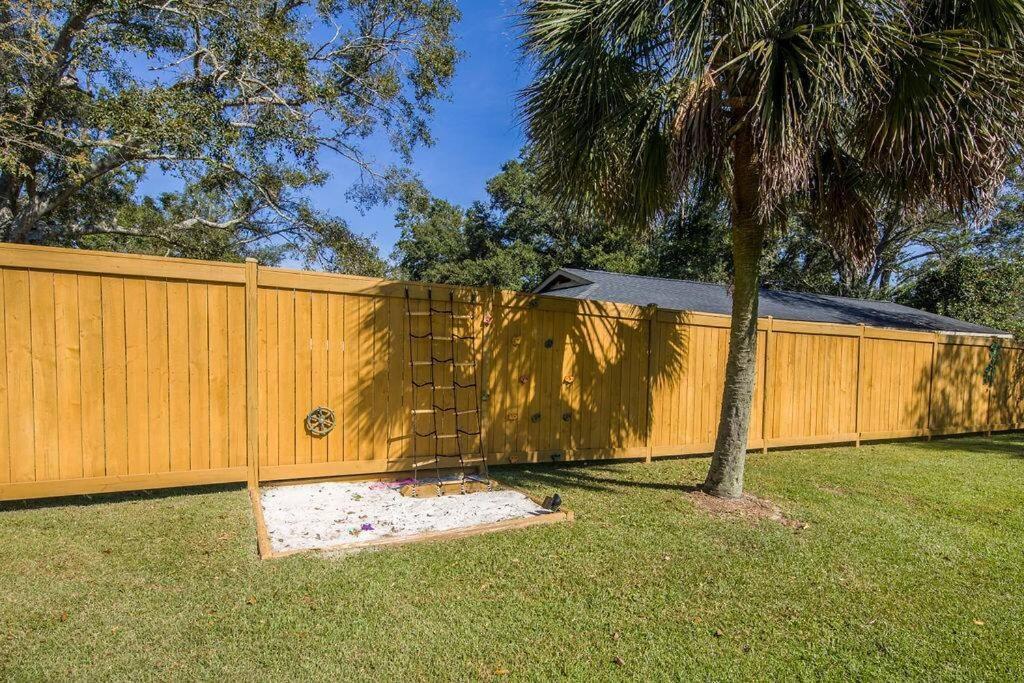 Foley Palms & Owa Resort / Pool Exterior photo